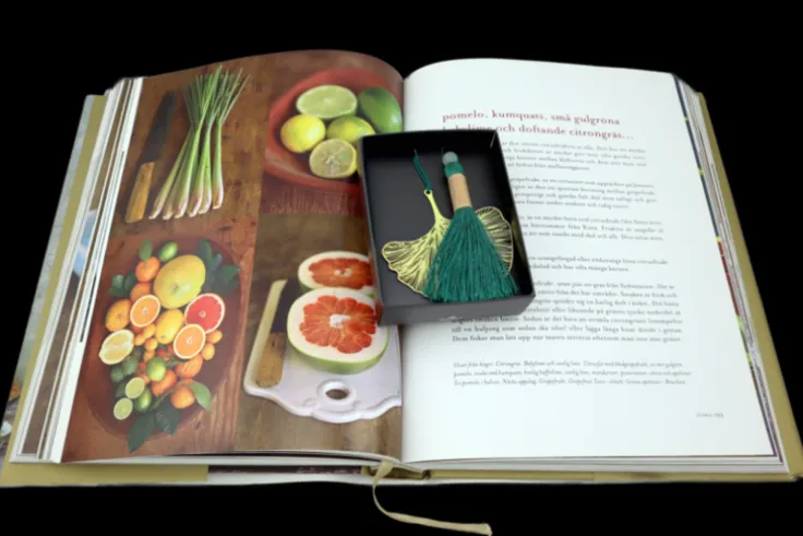 Bokmärke i metall Ginko