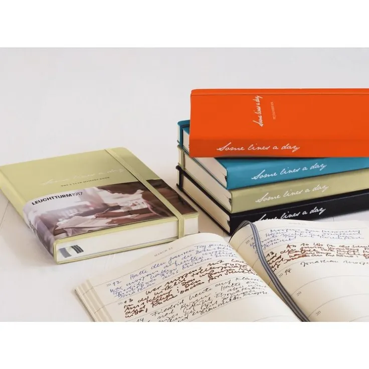 Femårsdagbok Leuchtturm1917 A5 "Some lines a day" Black