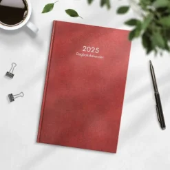 Kalender 2025 Dagbokskalender rött konstläder